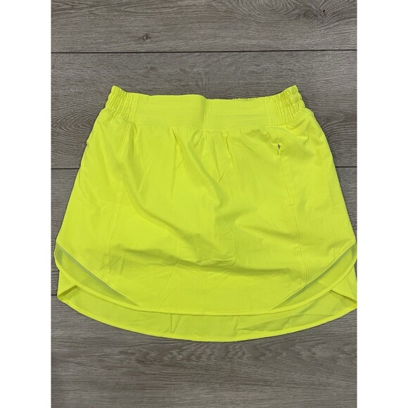 Lululemon Hotty Hot Skort Womens 2 HIYE Highlighter Yellow Golf Tennis NWT - Picture 4 of 12